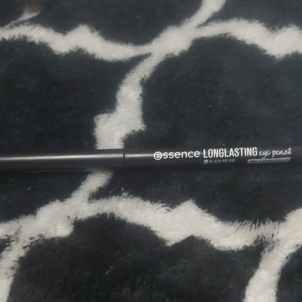 Essence Eye‎ Pencil - Black